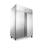 Armadio frigo Maxima GN 2/1 da 1400 litri in acciaio inox con due porte cieche, su ruote, vista di tre quarti