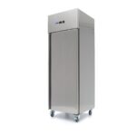 Armadio frigo Maxima GN 2/1 da 400 litri in acciaio inox a porta cieca, su ruote, vista di tre quarti