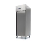 Armadio frigo Maxima GN 2/1 da 600 litri in acciaio inox a porta cieca, su ruote, vista di tre quarti